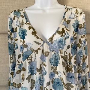 Mossimo Supply Co flowy floral white and blue print blouse